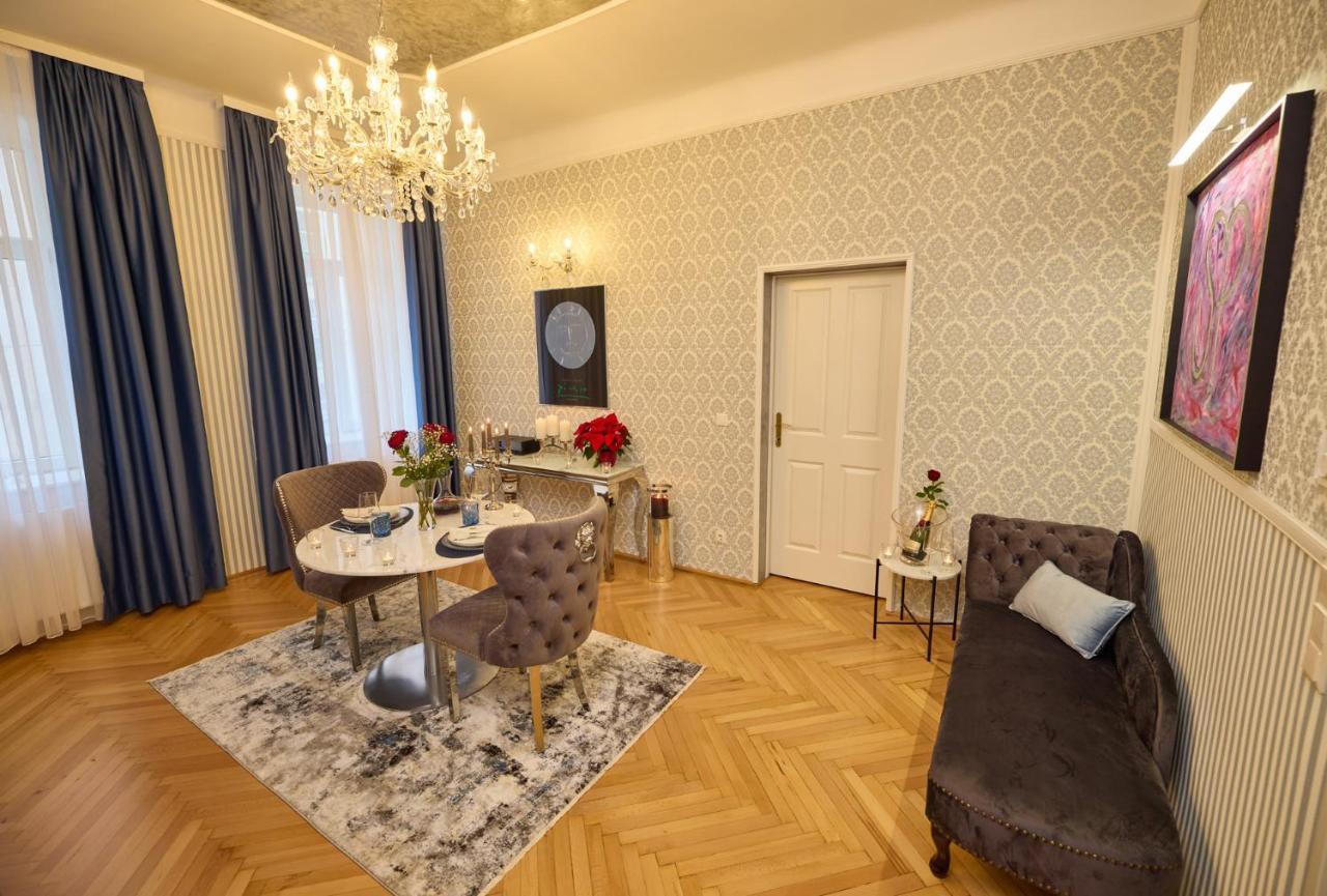 Sophies Place Augarten - Imperial Lifestyle City Apartments Vienna Parking Exterior photo