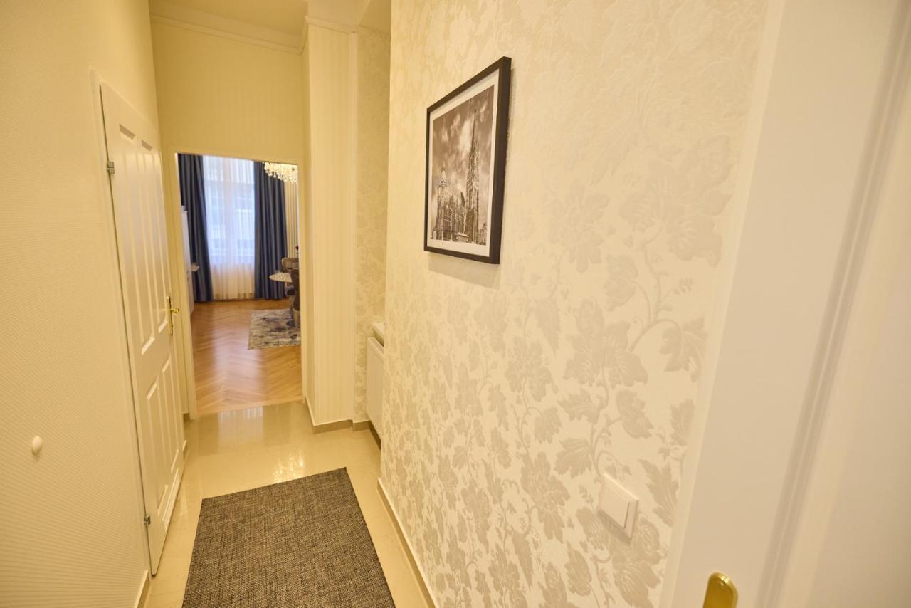 Sophies Place Augarten - Imperial Lifestyle City Apartments Vienna Parking Exterior photo