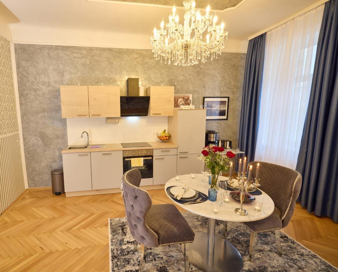 Sophies Place Augarten - Imperial Lifestyle City Apartments Vienna Parking Exterior photo