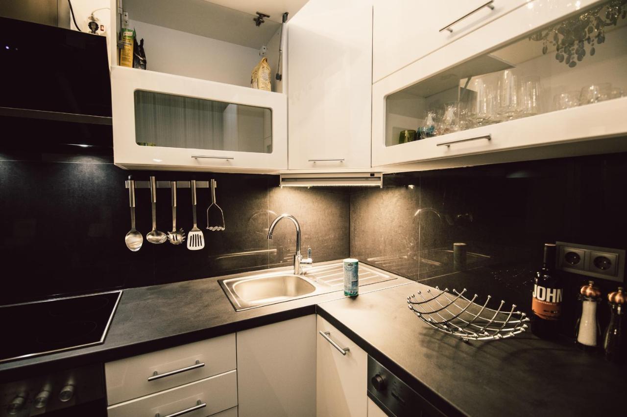 Sophies Place Augarten - Imperial Lifestyle City Apartments Vienna Parking Exterior photo